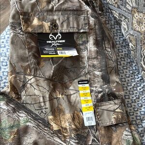 Realtree Xtra Men's Camouflage Cargo Pants
